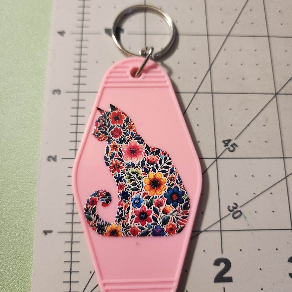 Floral Pink Cat Keychain - Picture 3 of 3